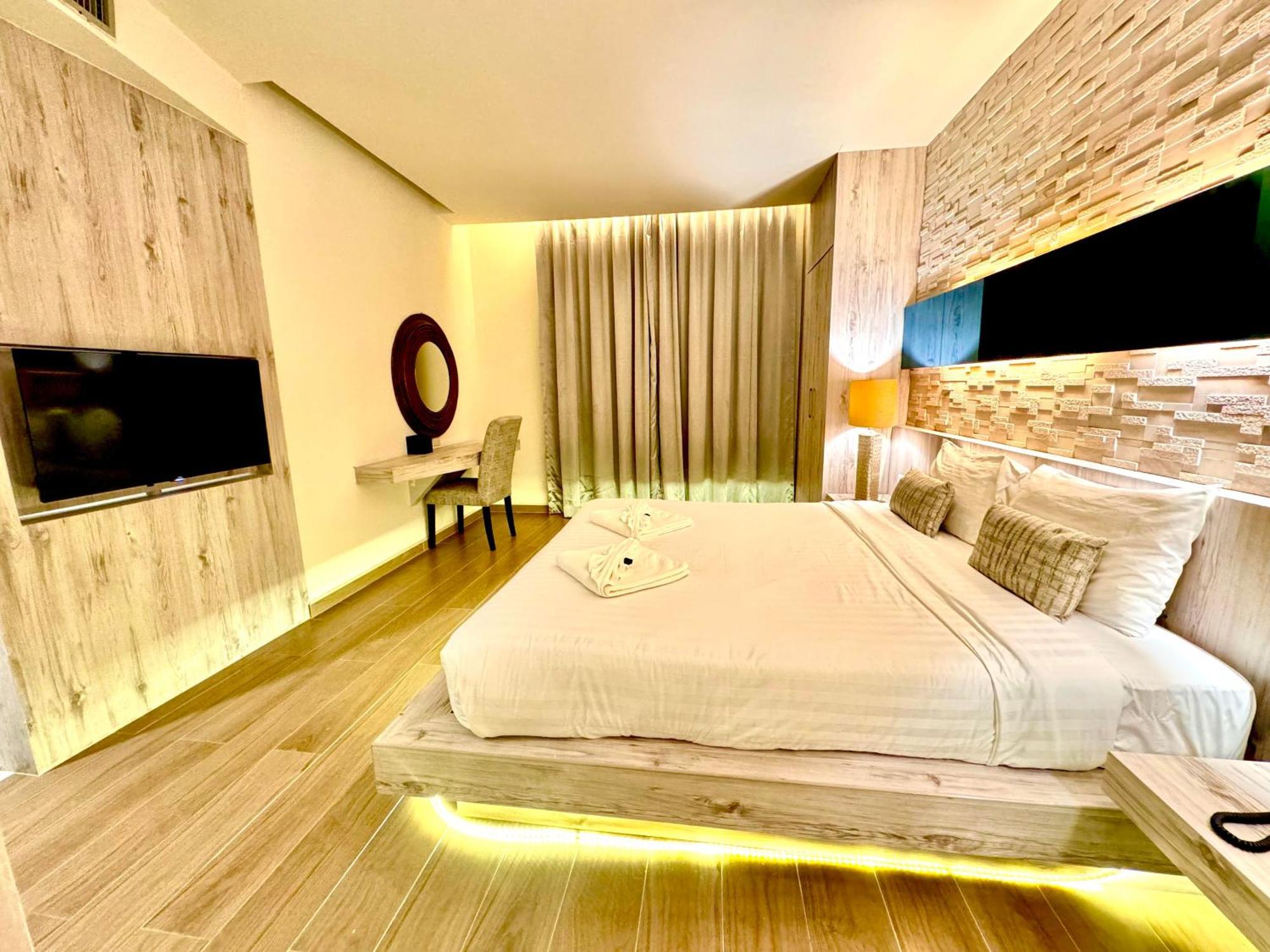 Patong De Coze Hotel מראה חיצוני תמונה