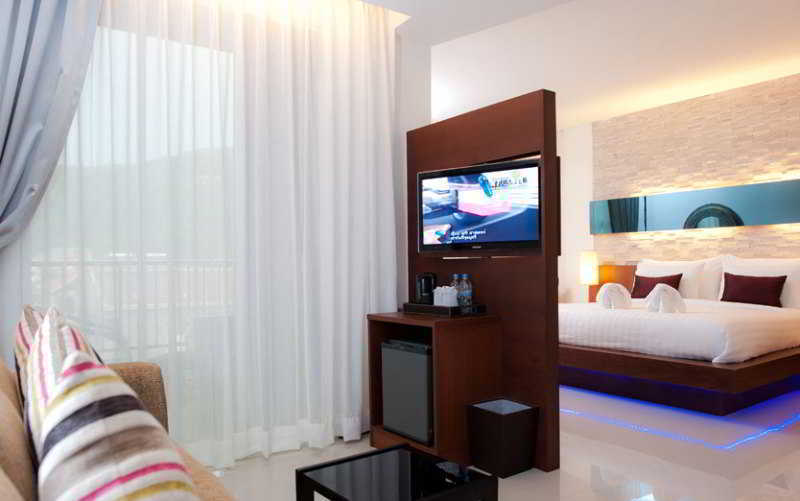 Patong De Coze Hotel מראה חיצוני תמונה